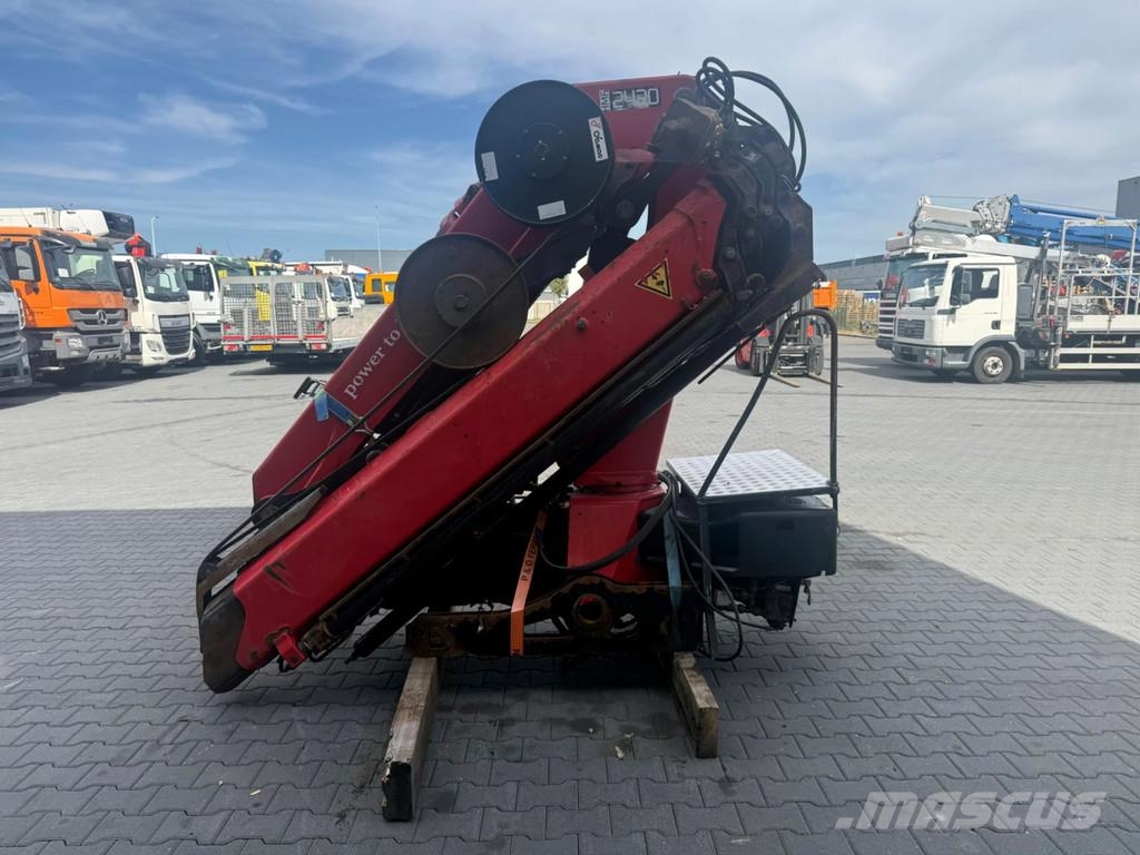 HMF 2420 K4 Crane / Kraan / Autolaadkraan / Ladekrane Loader cranes
