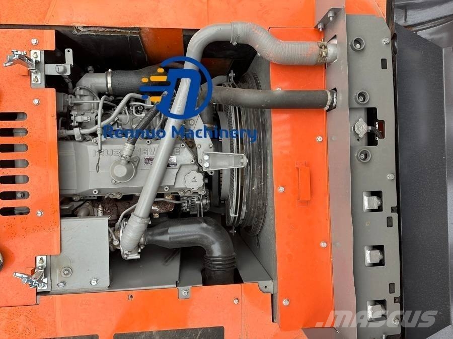 Hitachi ZX 240 حفارات زحافة
