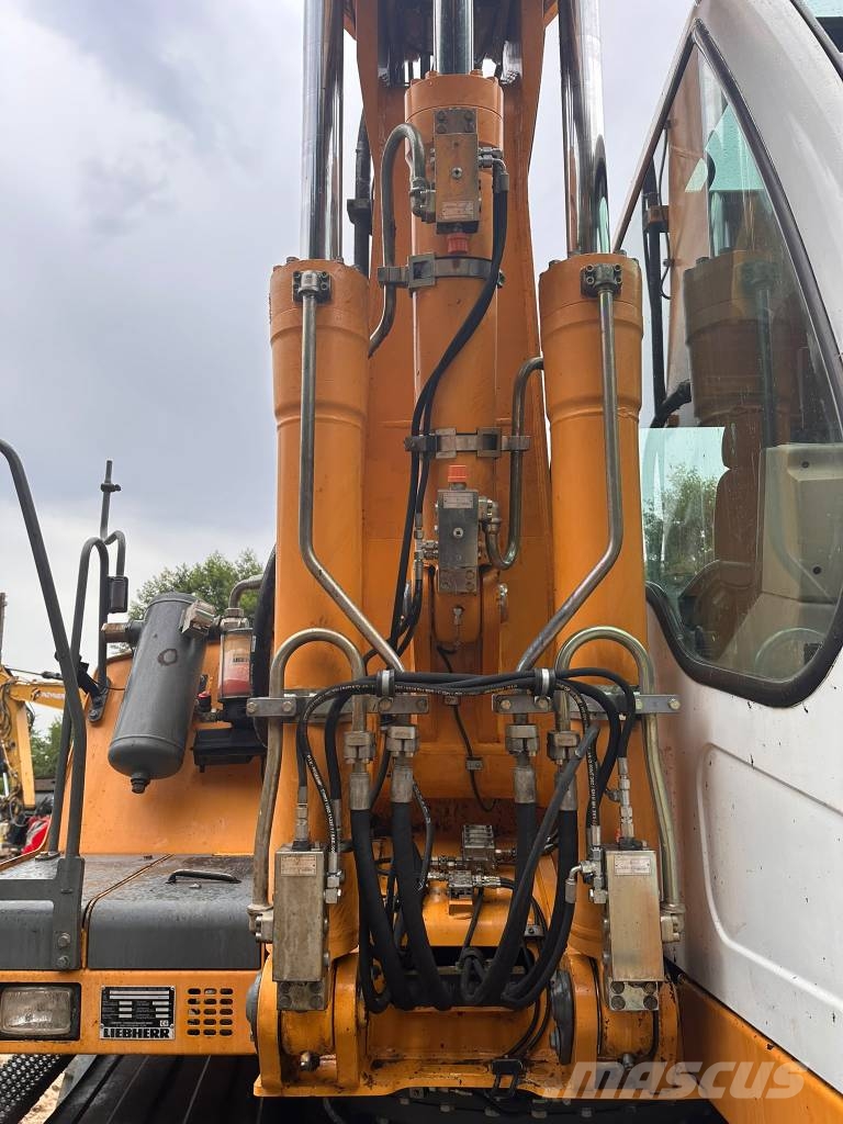 Liebherr 904 Ratiniai ekskavatoriai
