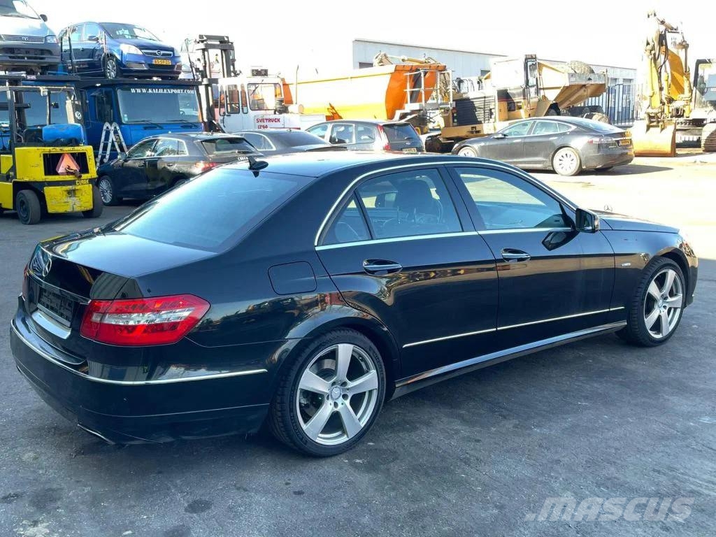 Mercedes-Benz E-Klasse E350 CDI Avantgarde Full Options distroni Auto
