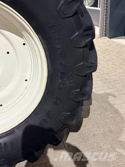 Valtra N134 Hitech, FH+PTO + Voorlader 3200 uur! Traktorer
