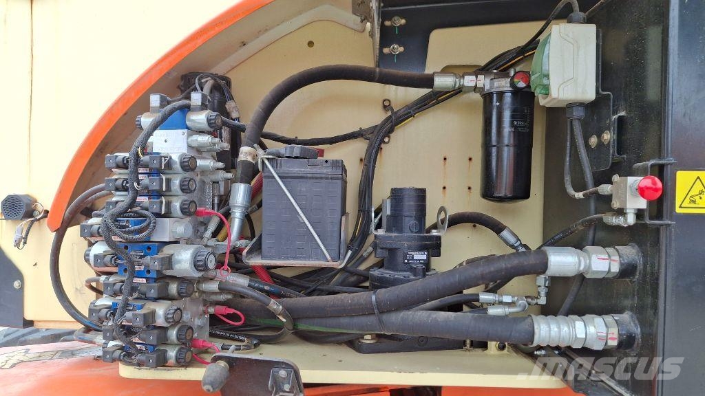 JLG 800AJ Articulated boom lifts