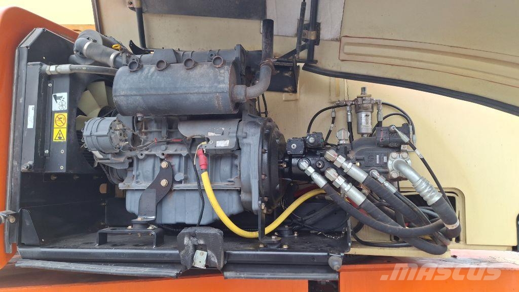 JLG 800AJ Articulated boom lifts