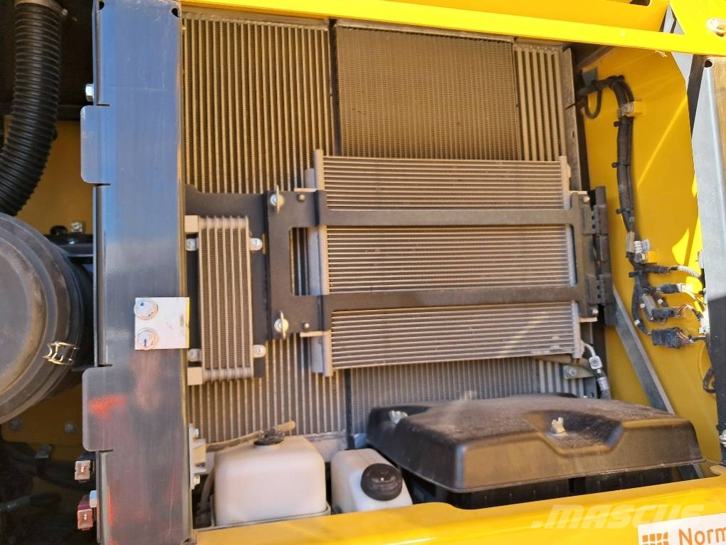 Komatsu PW180-11E0 Escavadeiras de rodas