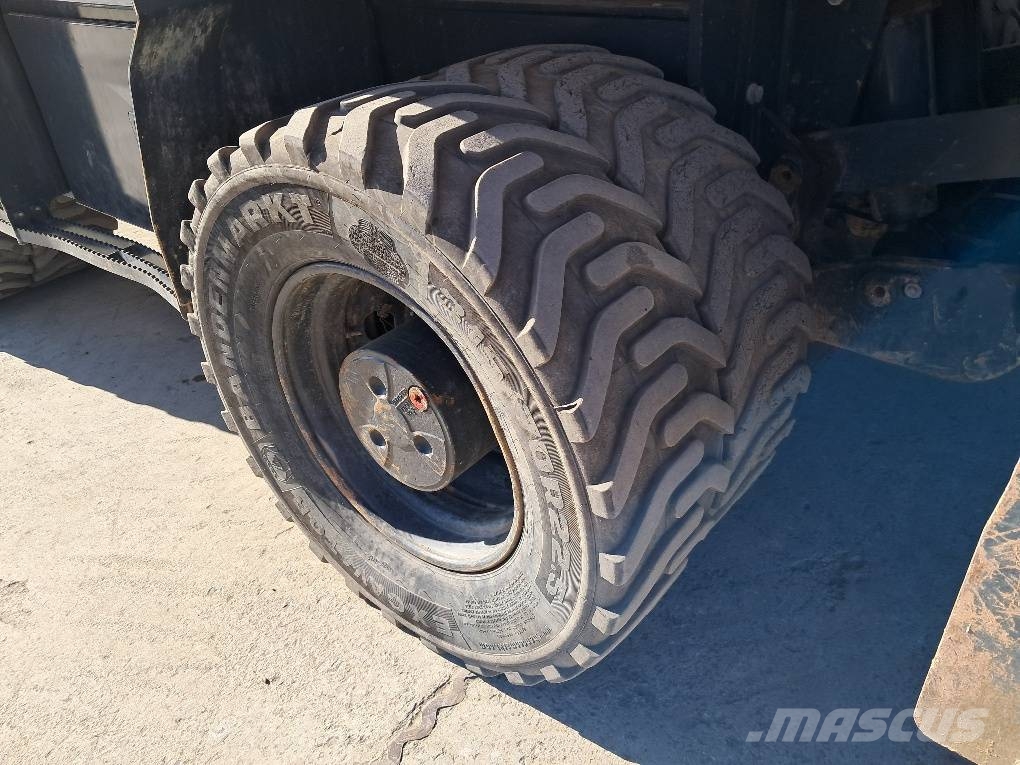 Komatsu PW180-11E0 Escavadeiras de rodas