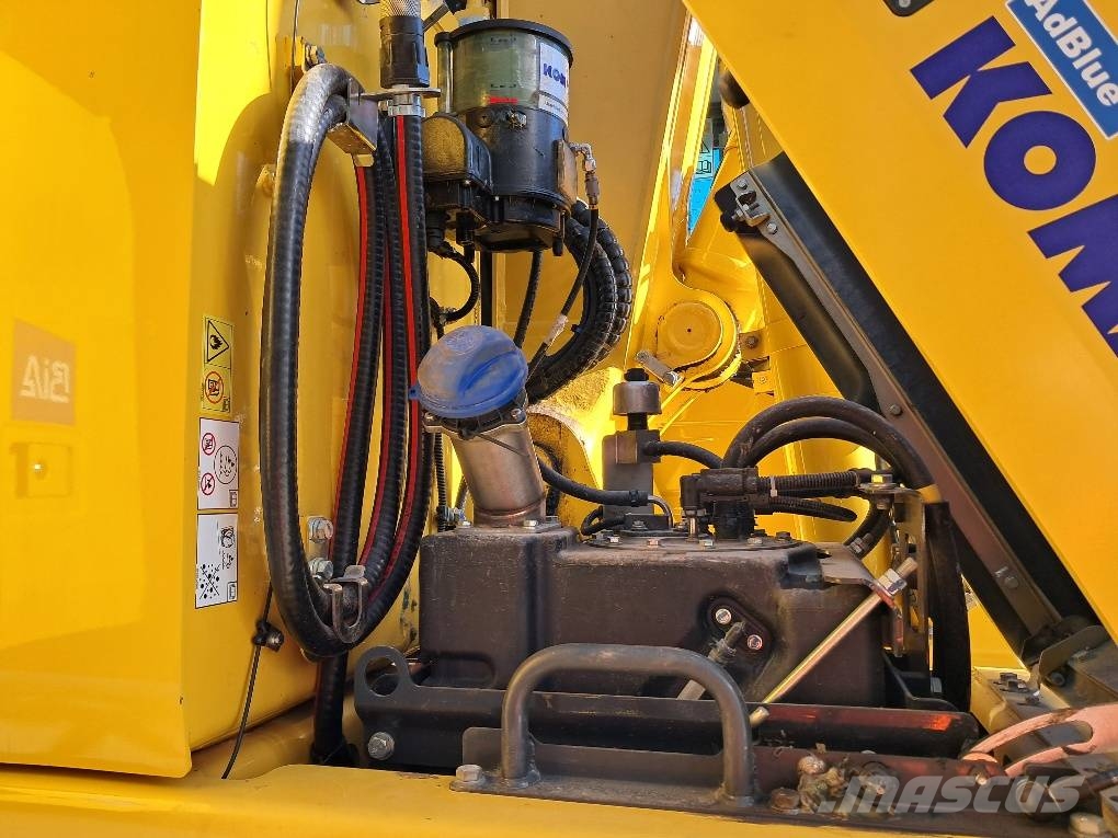 Komatsu PW180-11E0 Escavadeiras de rodas