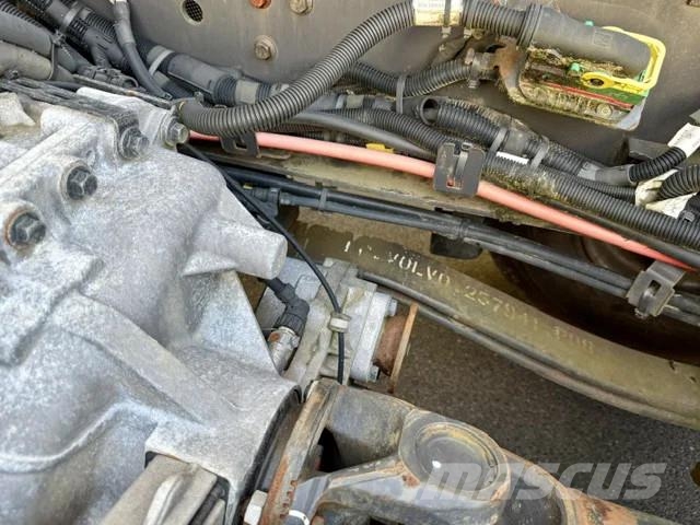 Volvo FH 460 / 8x4 / Voll Blatt / Euro 6 Camiones con chasís y cabina
