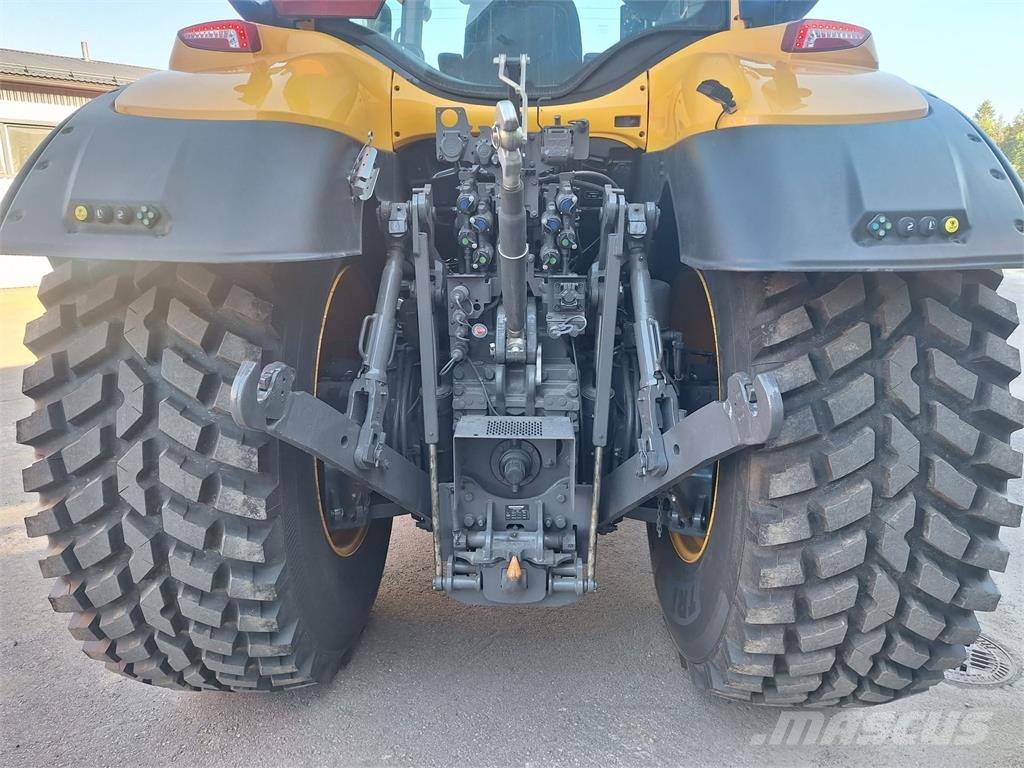 Valtra Q285 ALUSTERÄLLÄ Traktori