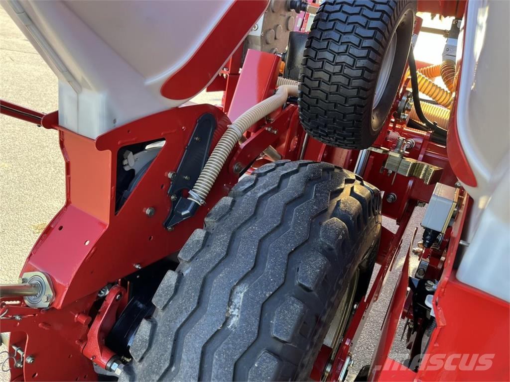 Kverneland Optima HD e-Drive, 8 rhg, SC, Präzisionssaatmaschinen