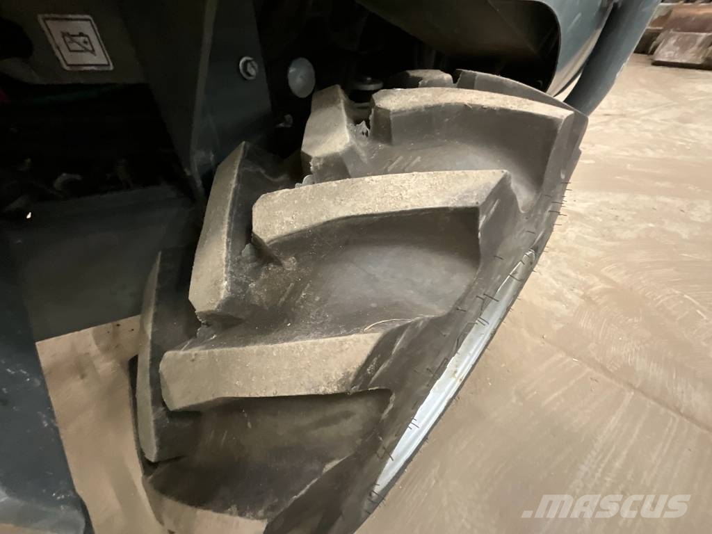 Neuson 1501 Stavebné sklápače