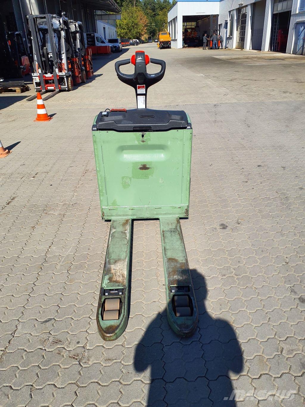 Linde T16 Pedestrian stacker