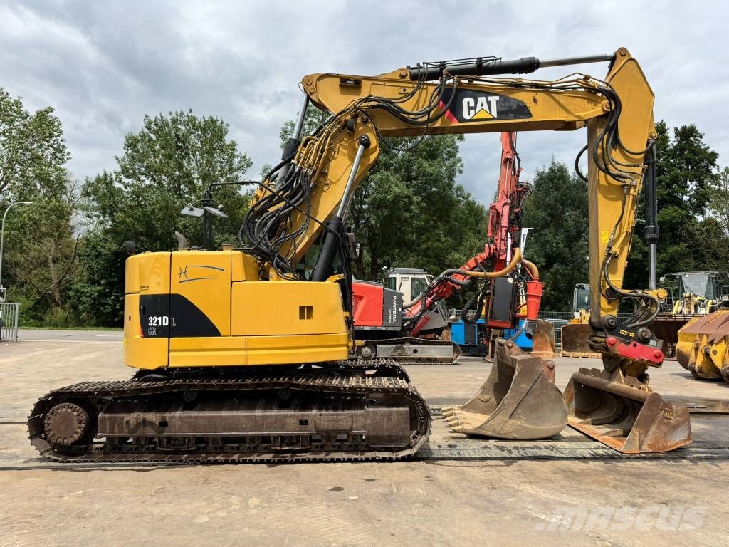 CAT 321 D CR ** BJ.2012 * 11820H/SW/2 Buckets ** Гусеничні екскаватори