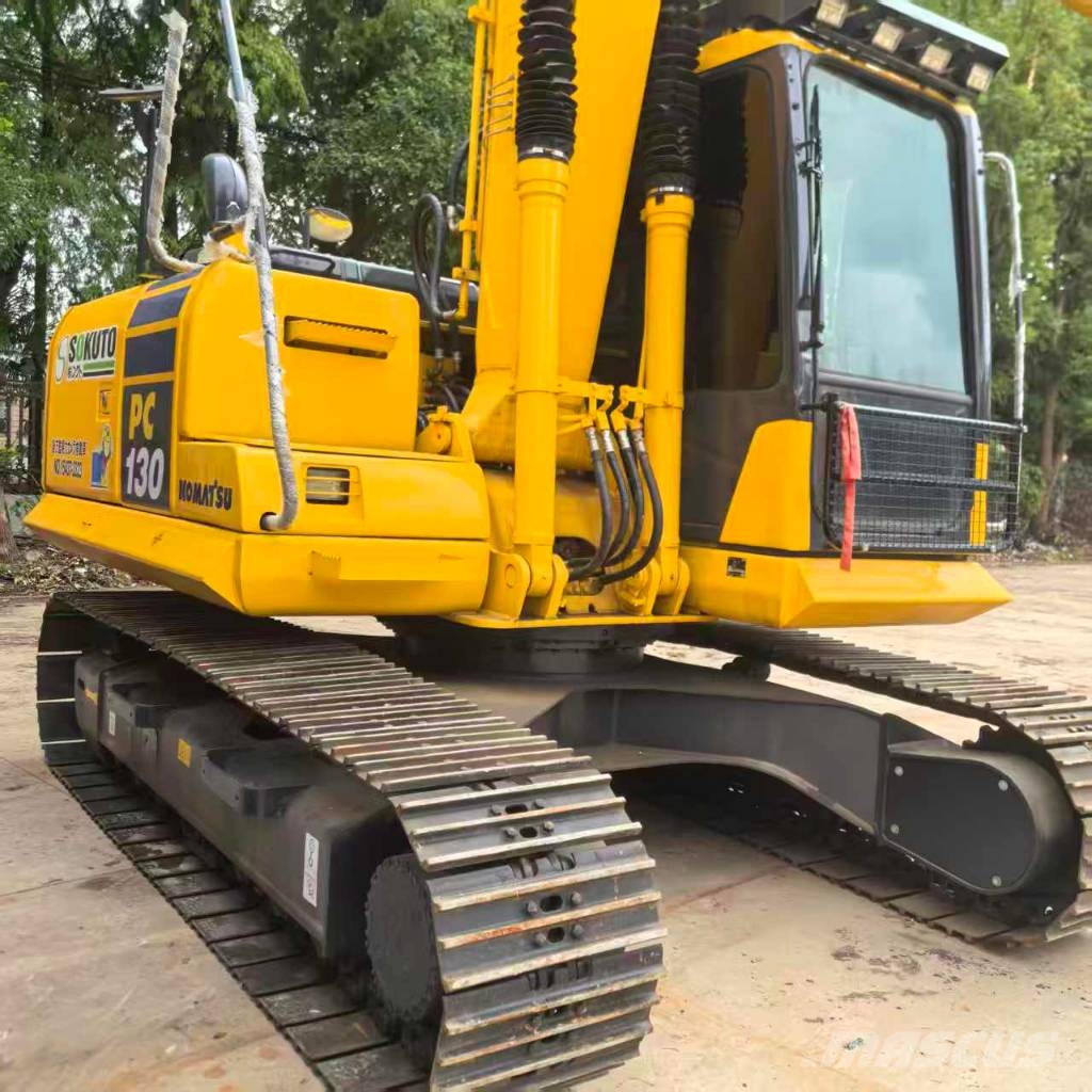 Komatsu PC130 Гусеничні екскаватори