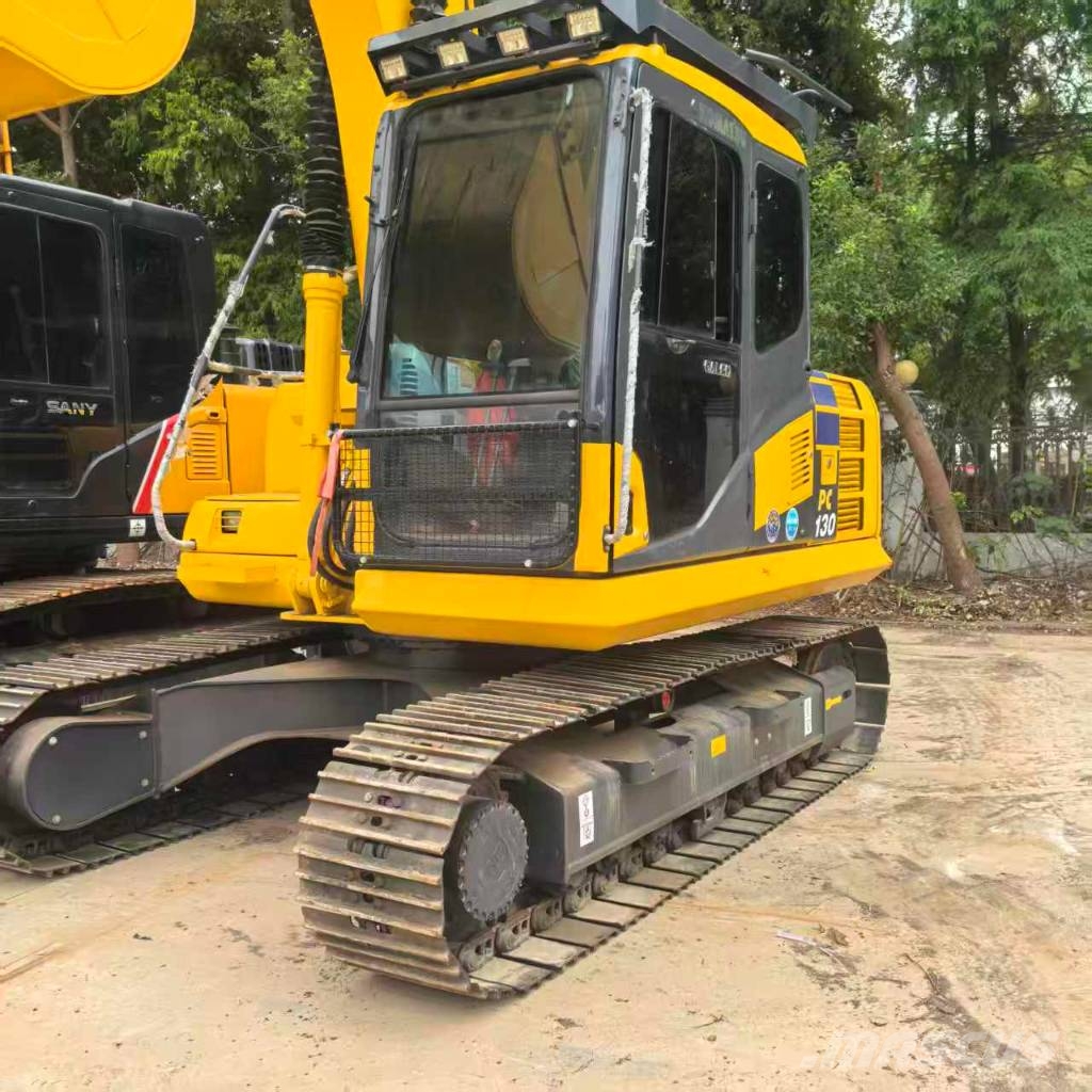 Komatsu PC130 Гусеничні екскаватори
