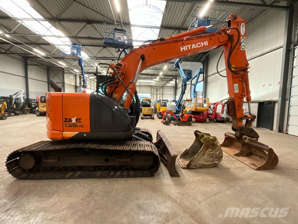 Hitachi ZX 135 US 5-B Rupsgraafmachines