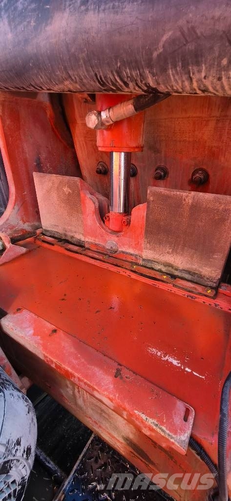 SBM JAWMAX 450 Mobile crushers