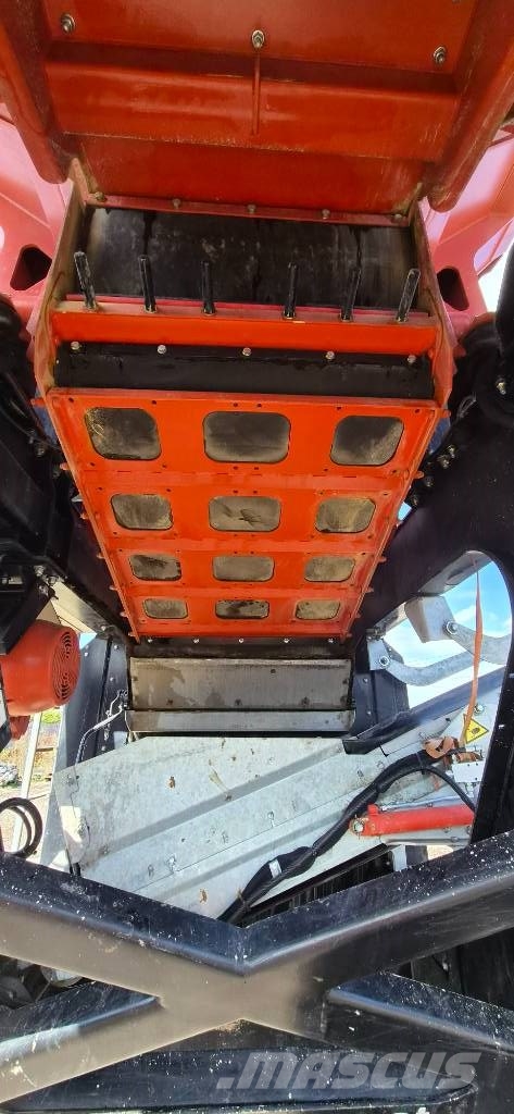 SBM JAWMAX 450 Mobile crushers