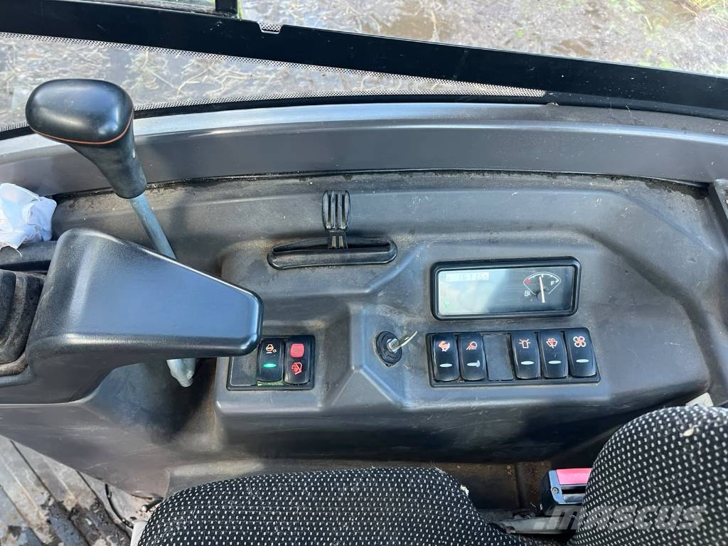 Volvo EC 25 D Mini kotrók < 7t