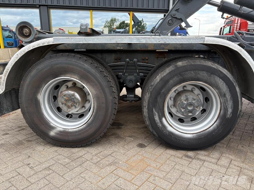 Scania P 410 + FASSI F 165 - 2X EXT. + 8X4 + HOOK ARM SYS Rol kiper kamioni s kukama za dizanje