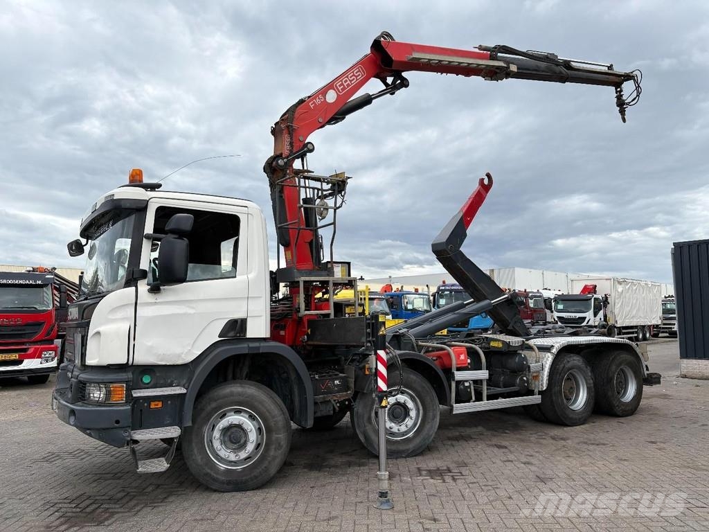 Scania P 410 + FASSI F 165 - 2X EXT. + 8X4 + HOOK ARM SYS Rol kiper kamioni s kukama za dizanje