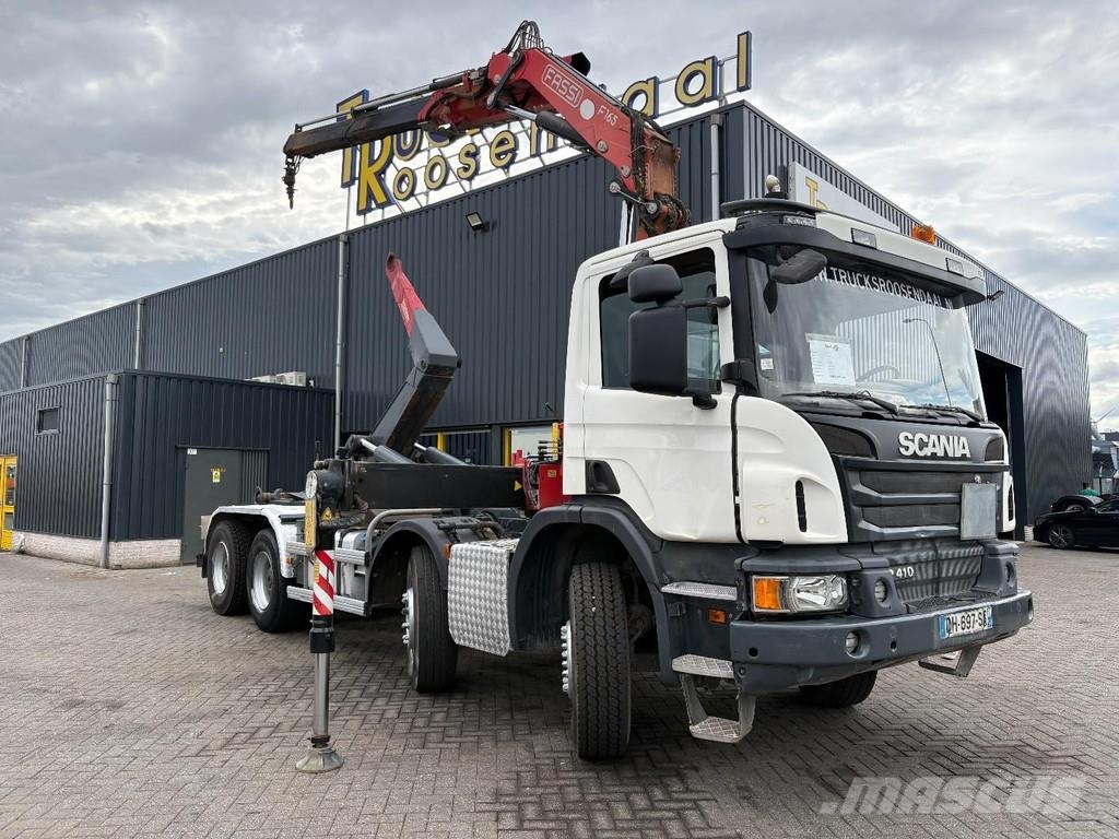 Scania P 410 + FASSI F 165 - 2X EXT. + 8X4 + HOOK ARM SYS Rol kiper kamioni s kukama za dizanje