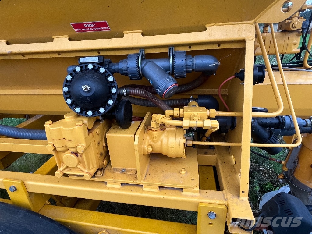Falköping C-2 BF Tuzlama araçları
