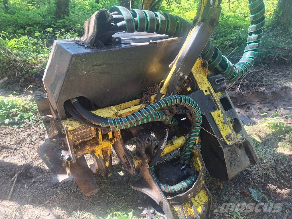 John Deere 1070 E Harvesters