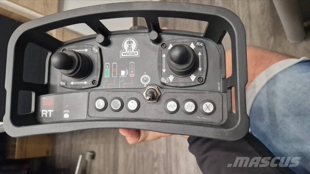 Wacker Neuson RT 82 SC-2 - NEW REMOTE CONTROL ORIGINAL Duowalsen