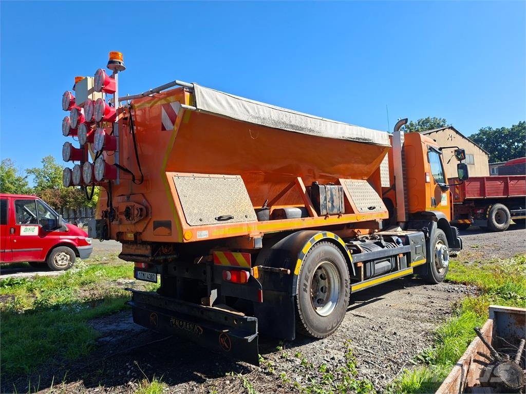 Renault D 16 + KOBIT SYKO 5H Chassis met cabine