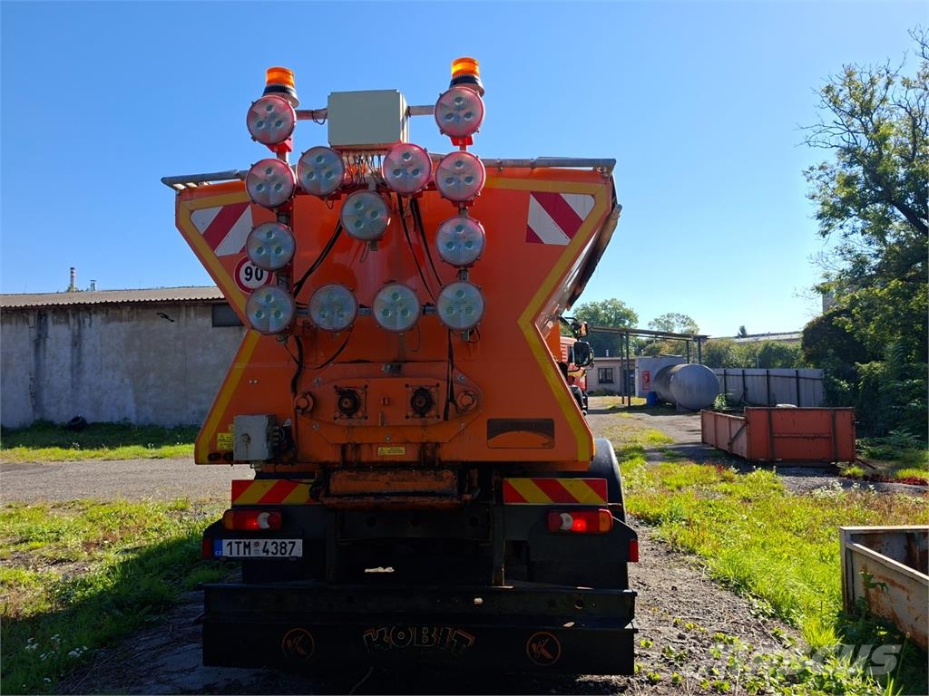 Renault D 16 + KOBIT SYKO 5H Chassis met cabine