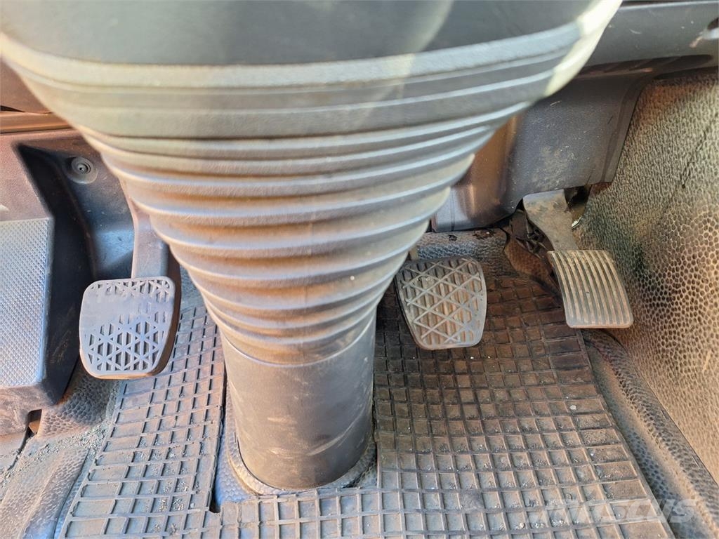 Mercedes-Benz AXOR 1829 + HR PALFINGER PK 8502 شاحنات مسطحة/مفصلية الجوانب