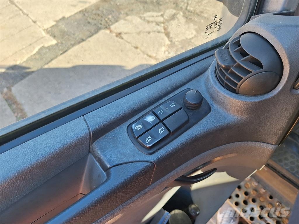 Mercedes-Benz AXOR 1829 + HR PALFINGER PK 8502 شاحنات مسطحة/مفصلية الجوانب