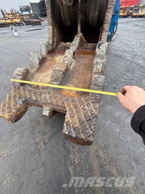 Liebherr R 946 USED Drobilci za gradbeništvo