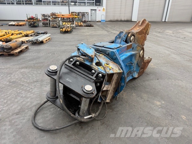 Liebherr R 946 USED Drobilci za gradbeništvo