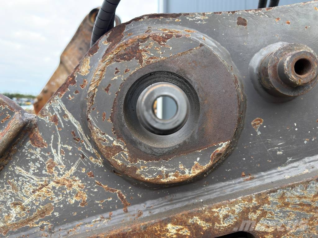 Volvo S3 - 330 / 336 / 340 Quick connectors