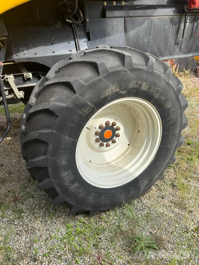 New Holland CX 760 Θεριζοαλωνιστικές μηχανές