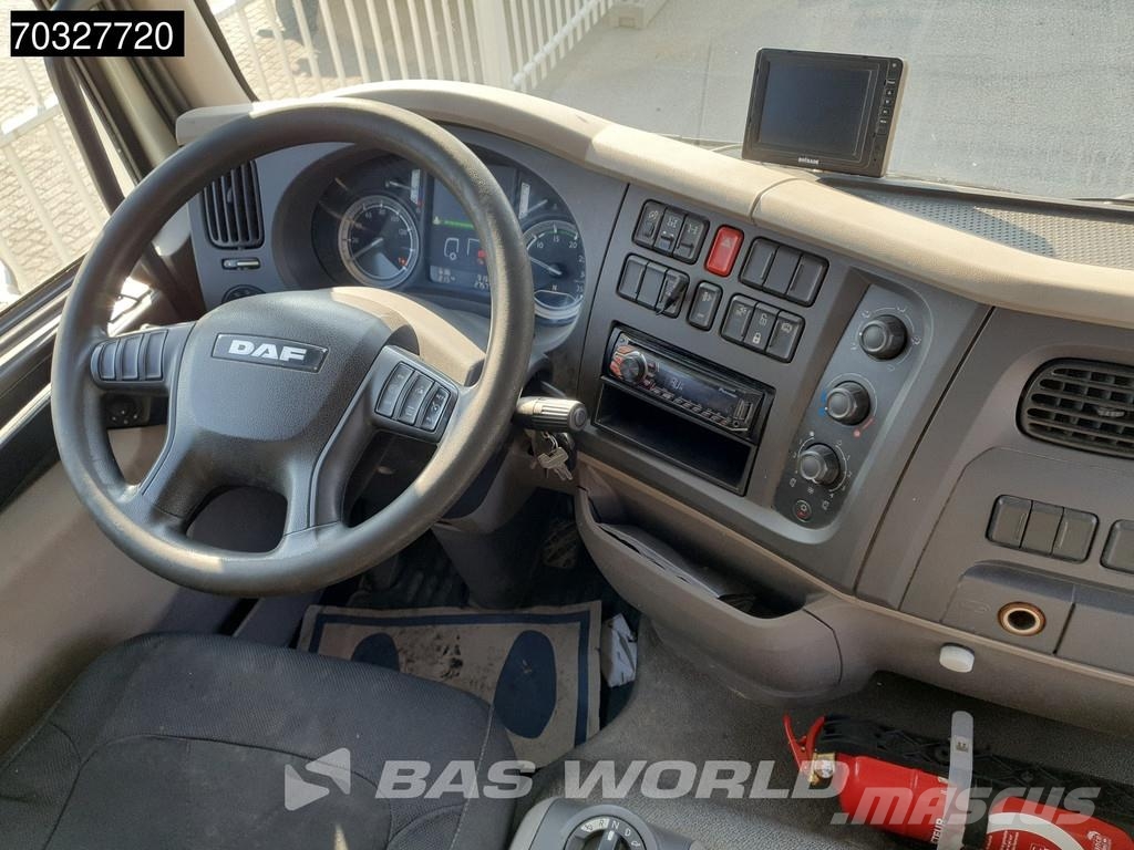 DAF LF 250 4X2 HYVA Crane Remote Euro 6 Caminhões de mesa/dropside