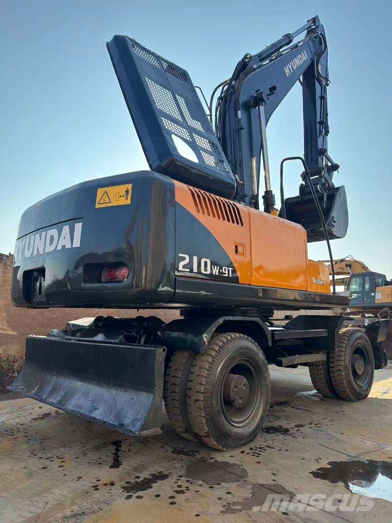 Hyundai 210W-9T Wheeled excavators