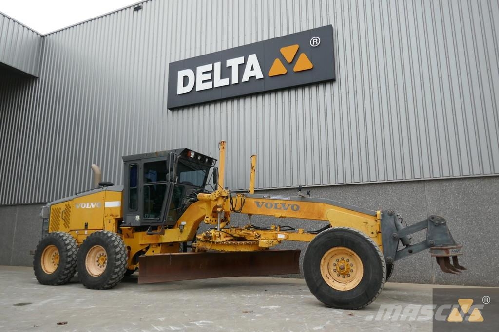 Volvo G720B معدات تمهيد الطرق