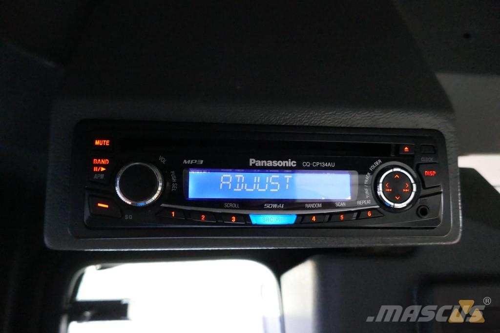 Volvo G720B معدات تمهيد الطرق