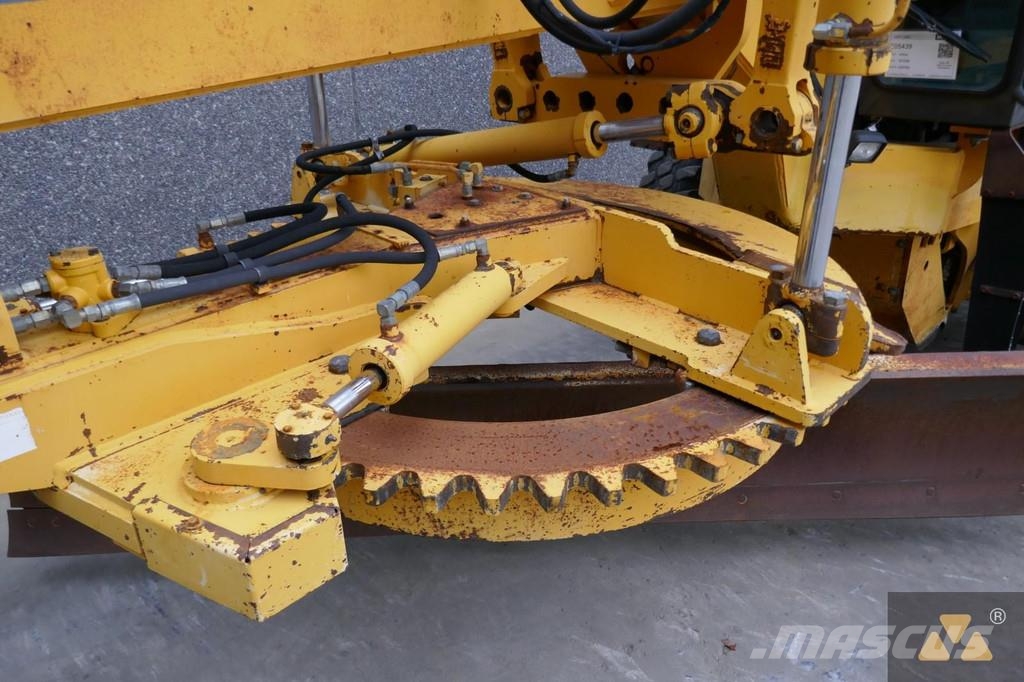 Volvo G720B معدات تمهيد الطرق