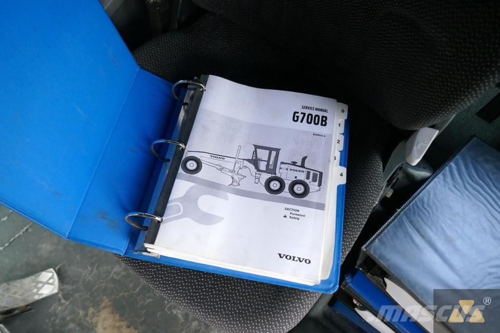 Volvo G720B معدات تمهيد الطرق