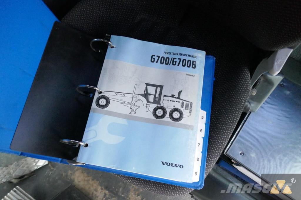 Volvo G720B معدات تمهيد الطرق