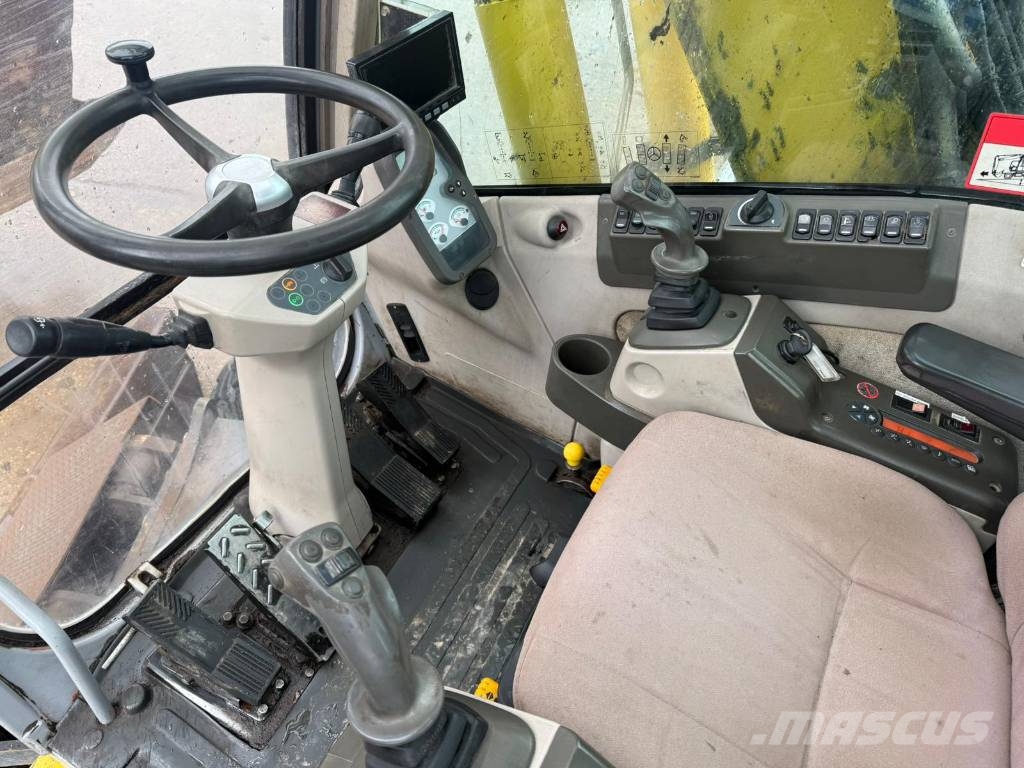 New Holland MH Plus C Wielgraafmachines