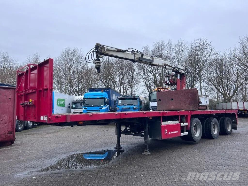 Floor FLO 17 30H 3 AXLE BPW + HIAB 130 R F-1 Flatbed çekiciler