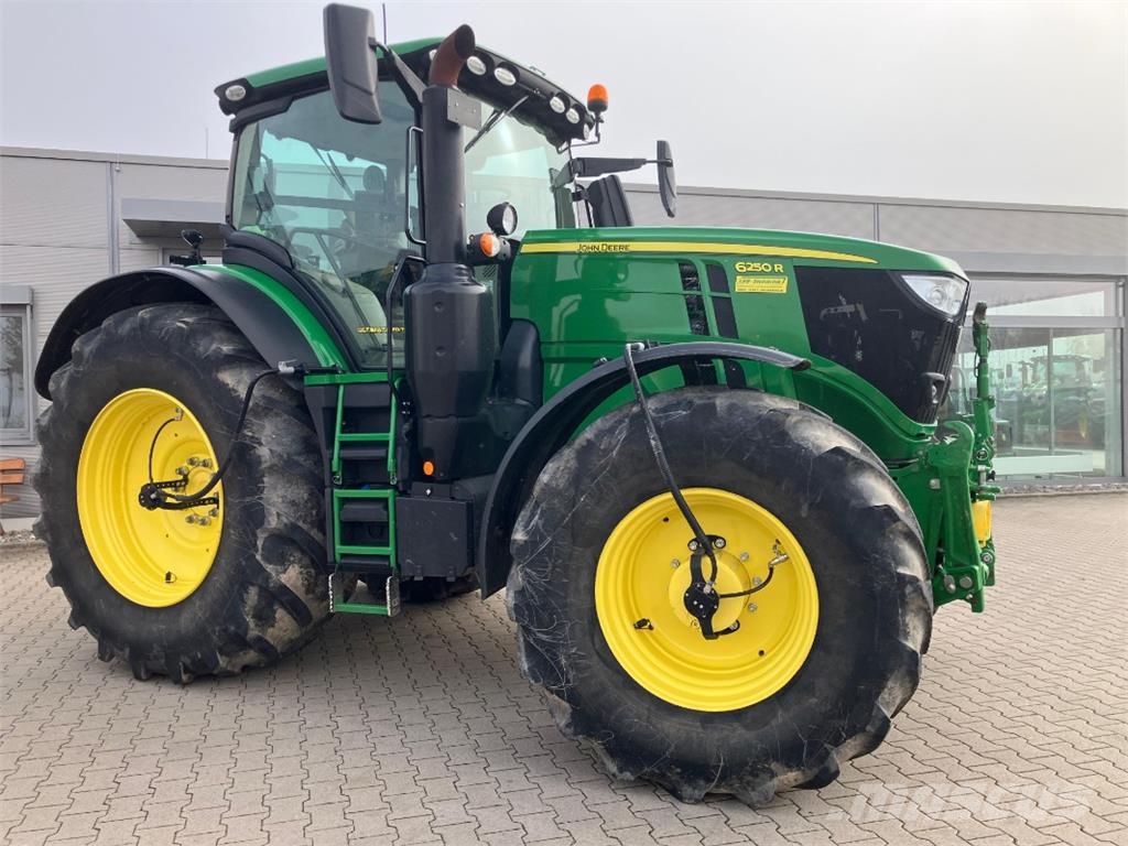 John Deere 6250R Tractoren