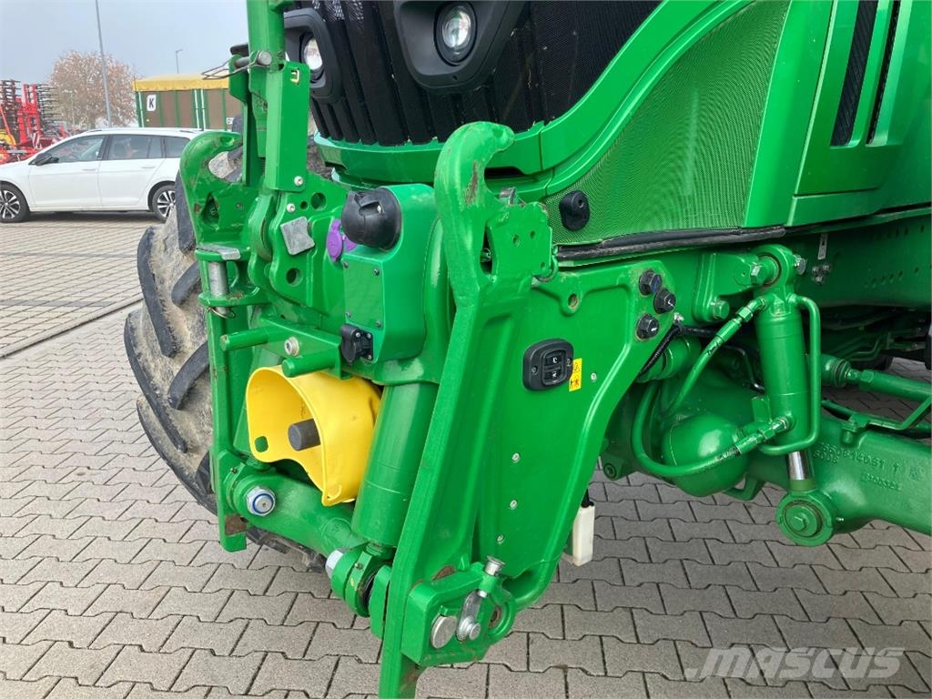 John Deere 6250R Tractoren