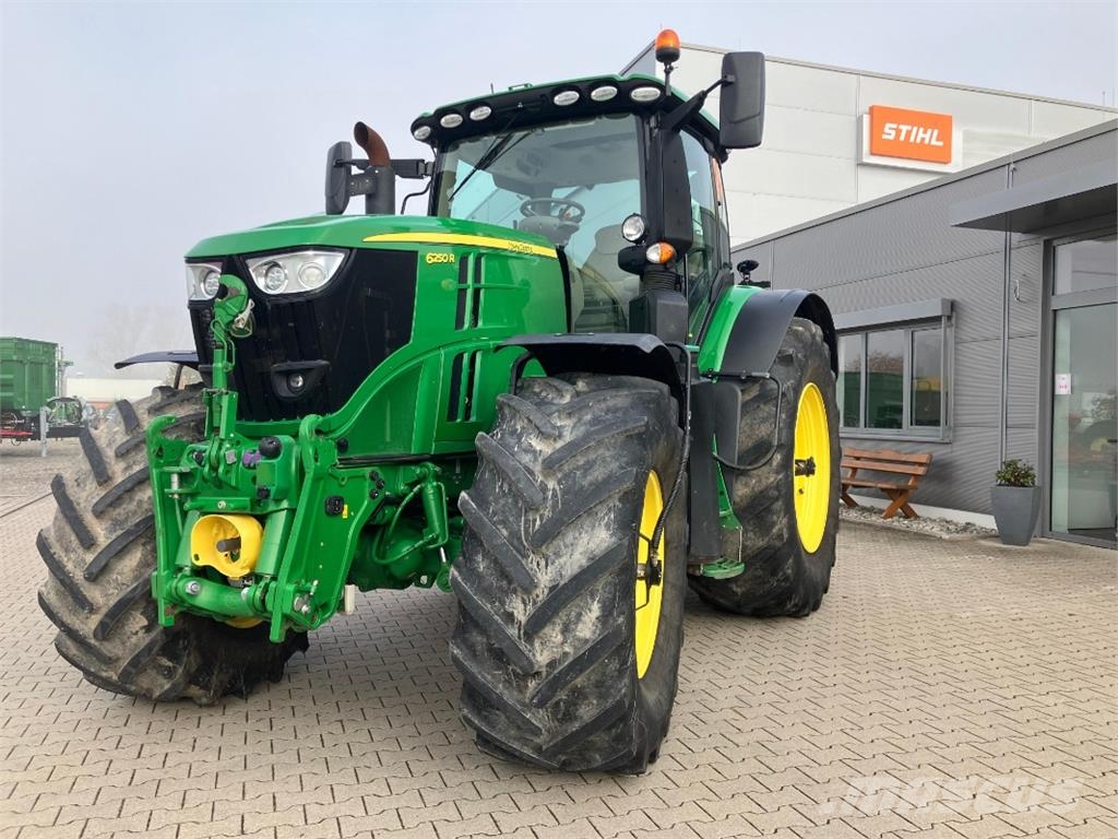 John Deere 6250R Tractoren