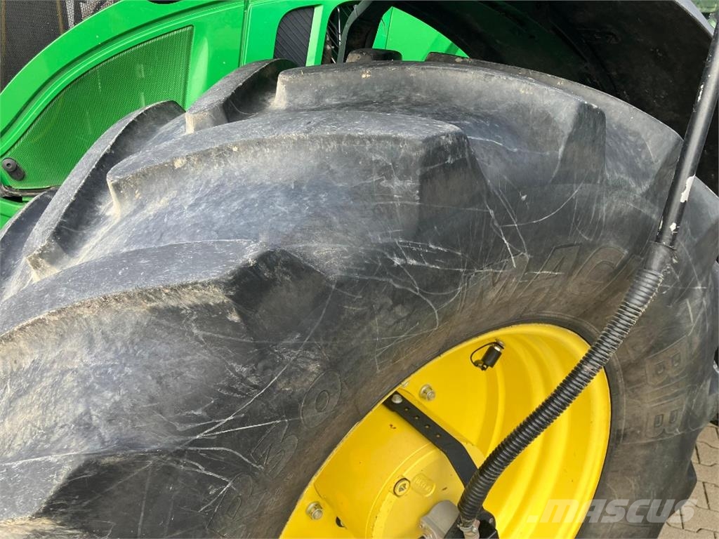 John Deere 6250R Tractoren