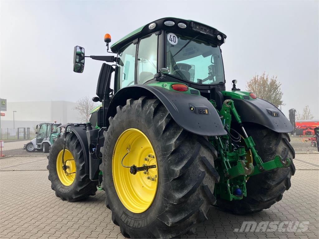 John Deere 6250R Tractoren